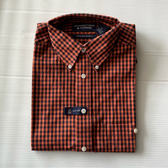 ROUNDTREE & YORKE NWT 2 Shirt Bundle Short Sleeve One Plaid and One Blue Size M - Picture 2 of 9